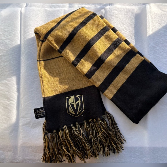 NHL Other - NHL Las Vegas Golden Knights Striped Gold & Black Team Scarf Tassel Ends